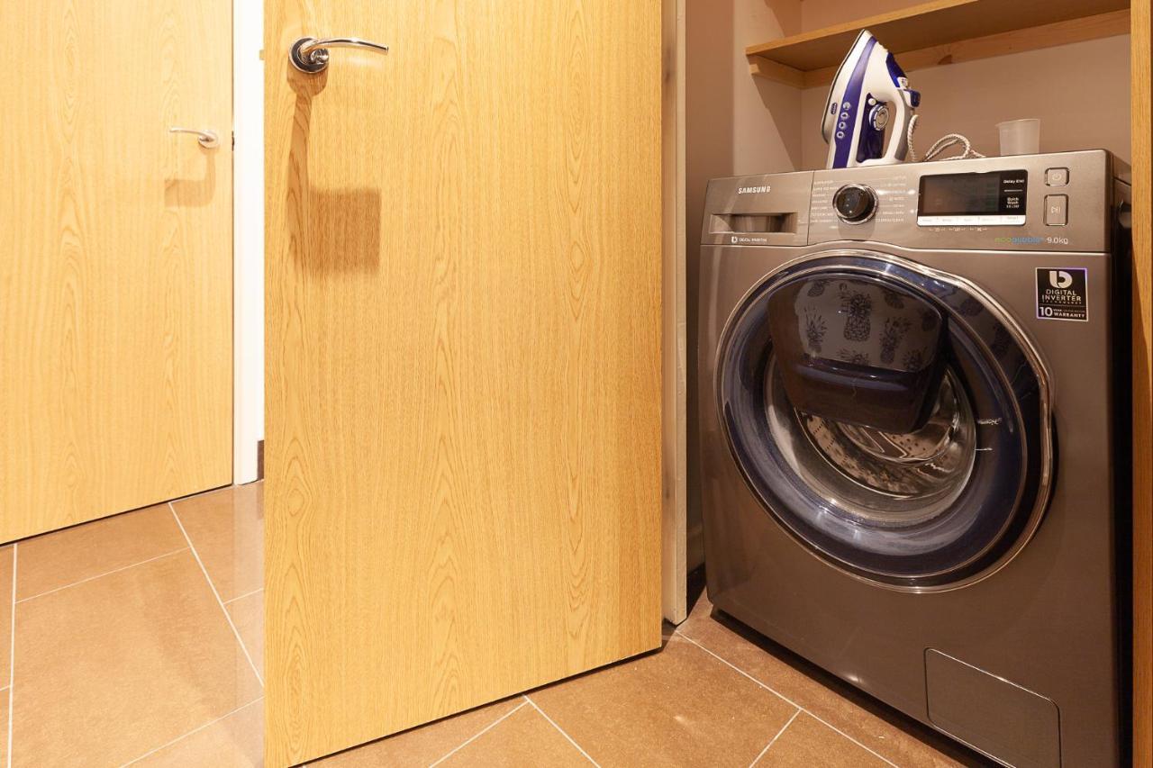 2 Bedroom 2 Bathroom Apartment In Central Milton Keynes With Free Parking And Smart Tv - Contractors, Relocation, Business Travellers Εξωτερικό φωτογραφία