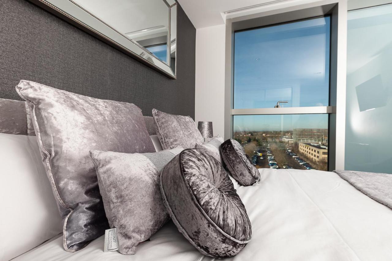 2 Bedroom 2 Bathroom Apartment In Central Milton Keynes With Free Parking And Smart Tv - Contractors, Relocation, Business Travellers Εξωτερικό φωτογραφία
